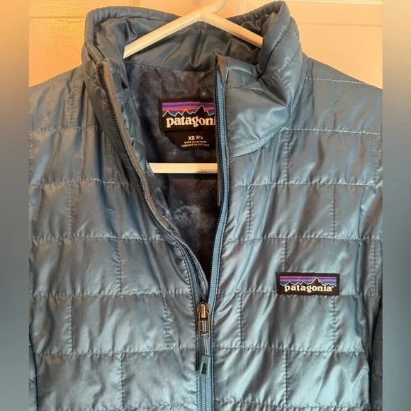 Patagonia Women's Blue Patagonia Nano Puff Jacket - Picture 2 of 9